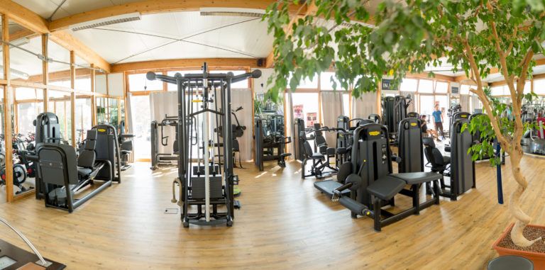 INJOY Königsbrunn Geräte Panorama 768x381