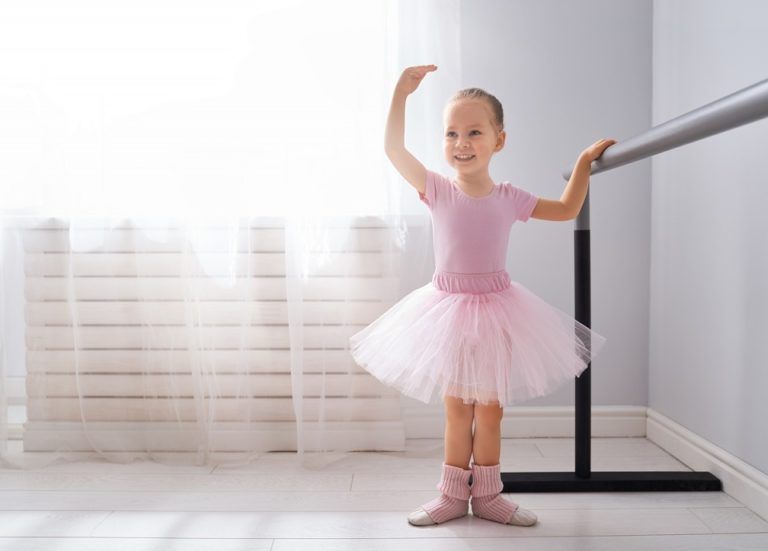 girl is studying ballet RE589MT 1 768x551