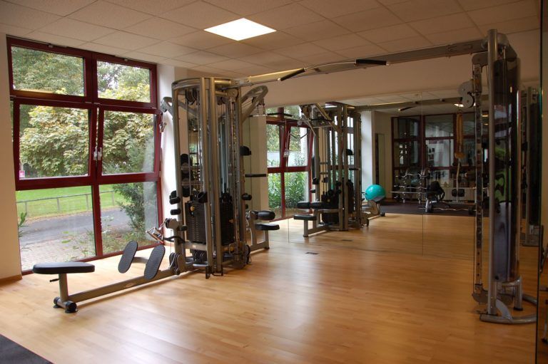 krafttrainingsbereich 1 768x511